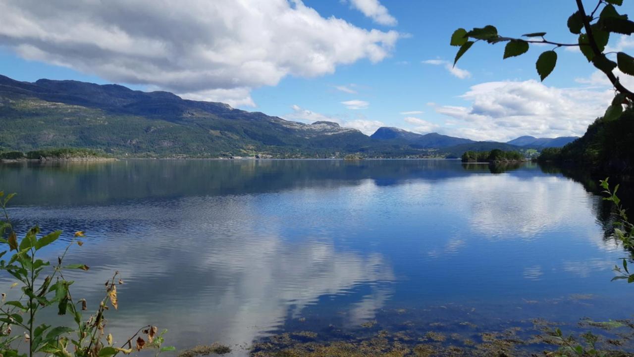 Teigen Leirstad, Feriehus Og Hytter Eikefjord Exterior photo